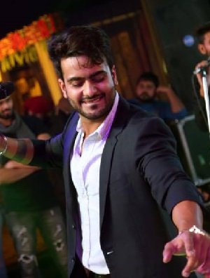 300px x 396px - Mankirt Aulakh Official Website â€“ Punjabi Singer Mankirt Aulakh